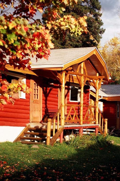 Kan-A-Mouche Pourvoirie Auberge Et Chalets Saint-Michel Rum bild