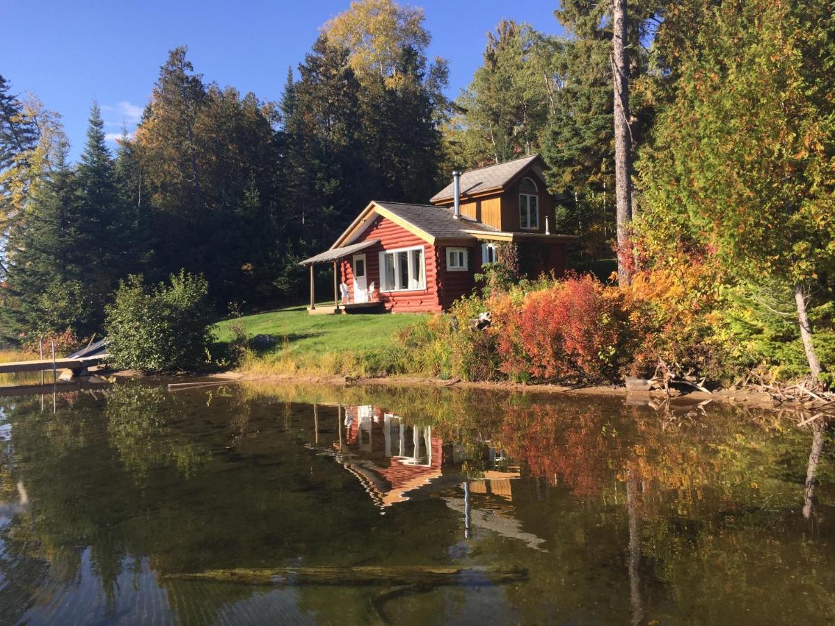 Kan-A-Mouche Pourvoirie Auberge Et Chalets Saint-Michel Exteriör bild